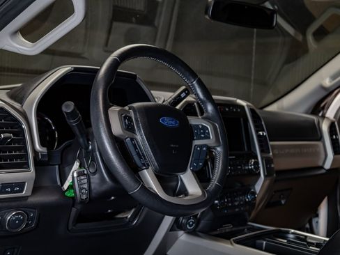 Used 2020 Ford F250 Lariat image 17