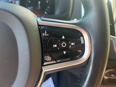 Used 2016 Volvo XC90 T6 Momentum w/ Momentum Plus Package AWD/4WD image 13