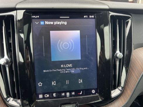 Used 2023 Volvo XC60 T8 Plus w/ Protection Package Premier image 18