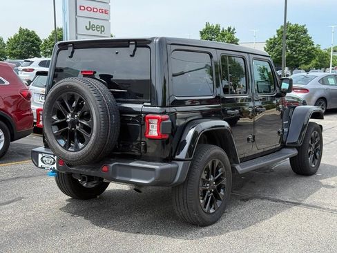 Used 2023 Jeep Wrangler Unlimited Sahara w/ Cold Weather Group AWD/4WD image 3