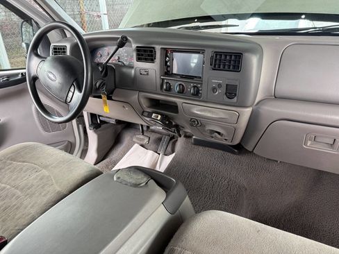 Used 2000 Ford F350 XLT image 29