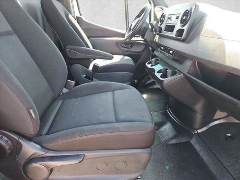 Used 2022 Mercedes-Benz Sprinter 2500 image 23