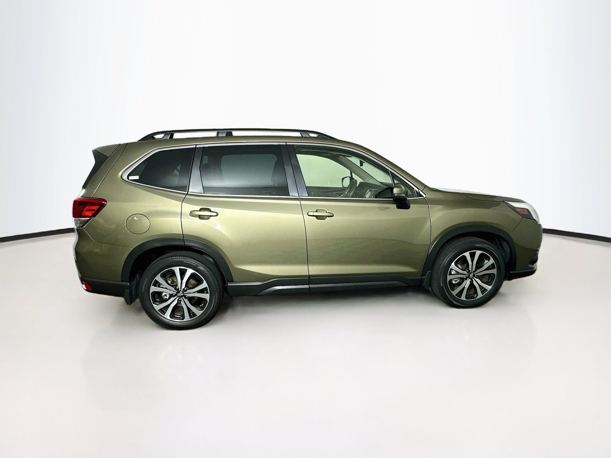 Used 2023 Subaru Forester Limited AWD/4WD image 9