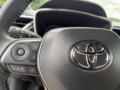 Certified 2026 Toyota Corolla Cross XLE w/ Convenience Package FWD image 10
