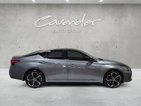 Used 2024 Nissan Altima 2.5 SR w/ SR Premium Package AWD/4WD image 17
