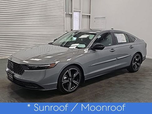 Used 2025 Honda Accord Sport image 5