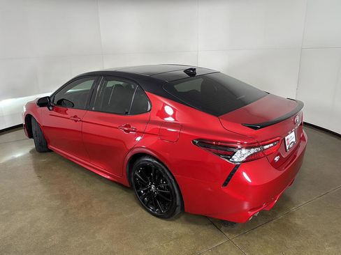 Used 2022 Toyota Camry XSE image 6