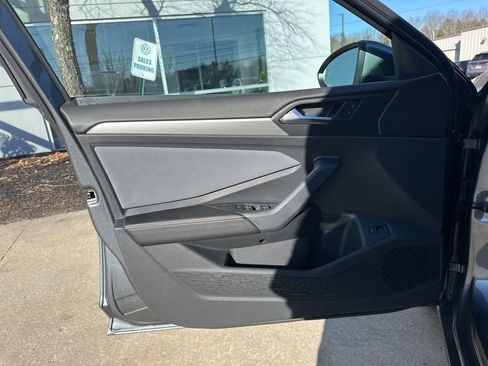 New 2026 Volkswagen Jetta SE image 10