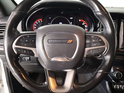 Used 2023 Dodge Durango SXT AWD/4WD image 3