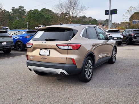 Used 2020 Ford Escape Titanium w/ Titanium Premium Package 2.0 image 5