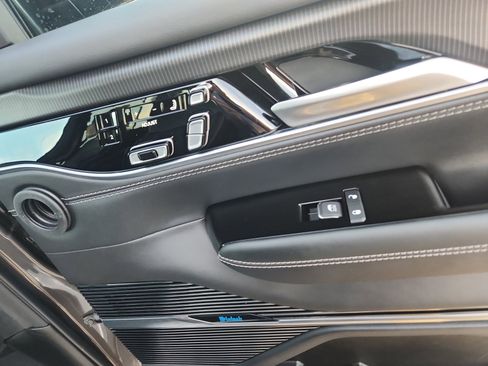 Used 2025 Jeep Grand Wagoneer Series II Obsidian w/ Quick Order Packagew 28T image 17