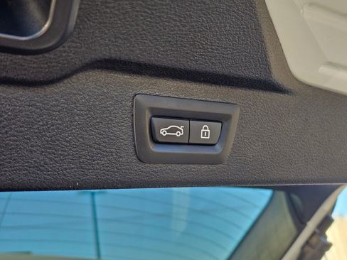 Used 2016 BMW X5 xDrive50i image 17