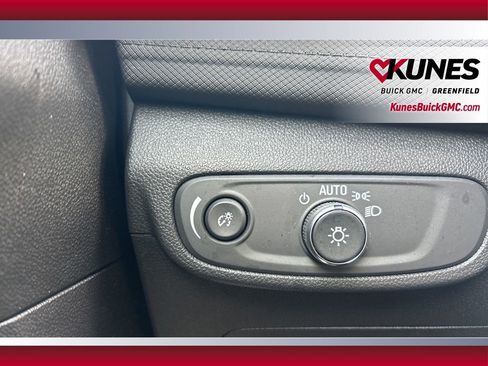 Used 2025 Chevrolet TrailBlazer LT image 31