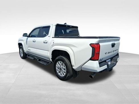 Used 2025 Toyota Tacoma SR5 AWD/4WD image 8