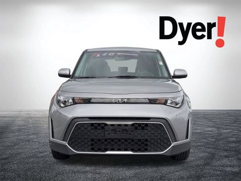 Certified 2025 Kia Soul LX w/ LX Technology Package FWD image 11
