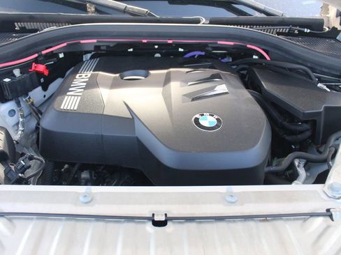 Used 2025 BMW X3 xDrive30i w/ Premium Package AWD/4WD image 3