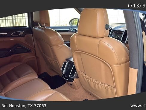 Used 2011 Porsche Cayenne S image 31