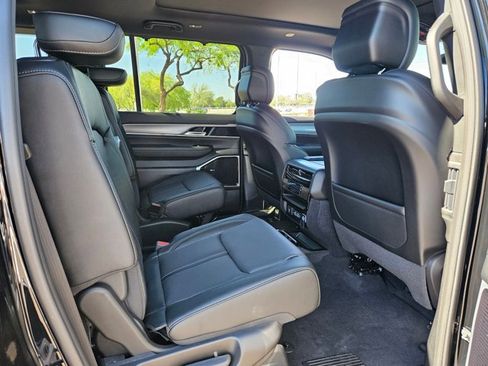 New 2026 Jeep Grand Wagoneer Limited image 16