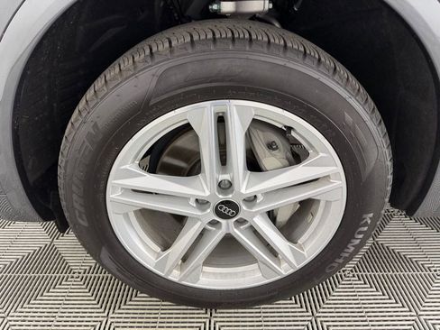 Used 2024 Audi Q5 e Premium Plus w/ Premium Plus Package image 12