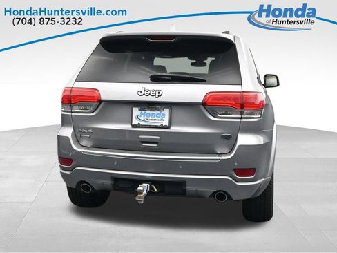 Used 2017 Jeep Grand Cherokee Overland AWD/4WD image 2