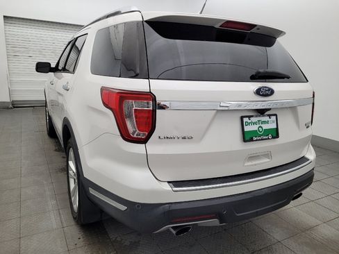 Used 2018 Ford Explorer Limited w/ Ford Safe & Smart Package FWD image 5