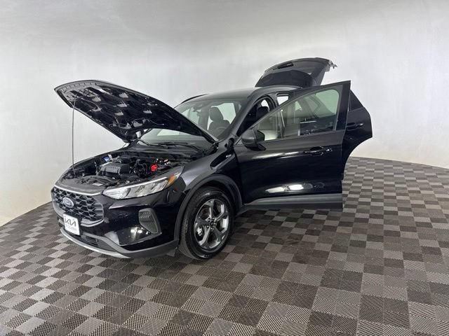 Used 2025 Ford Escape ST-Line AWD/4WD image 12