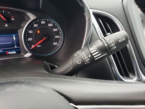 Used 2022 Chevrolet Equinox LT w/ Driver Convenience Package image 19