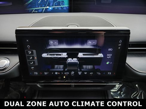 Used 2024 Lincoln Nautilus Reserve w/ Equipment Group 202A image 8