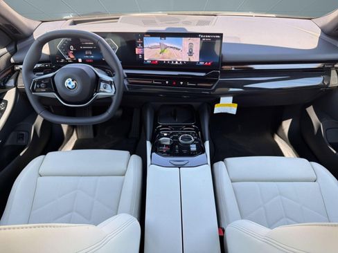 Used 2026 BMW 530i w/ Premium Package RWD image 15