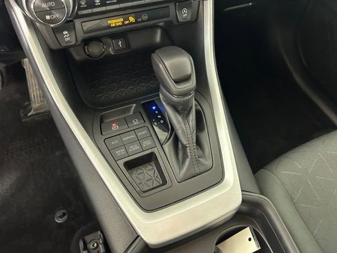 Used 2021 Toyota RAV4 XLE image 21