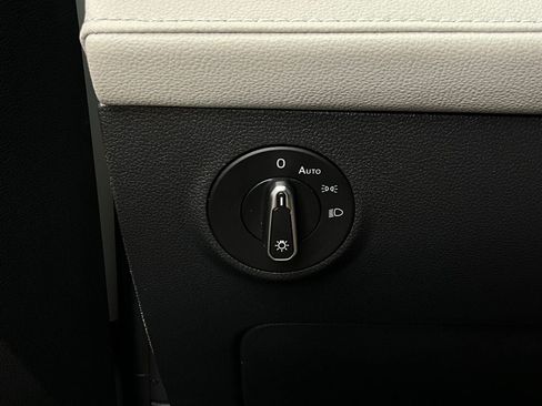 Used 2025 Volkswagen Taos S image 20