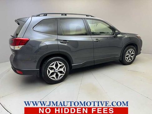 Used 2024 Subaru Forester Premium AWD/4WD image 5