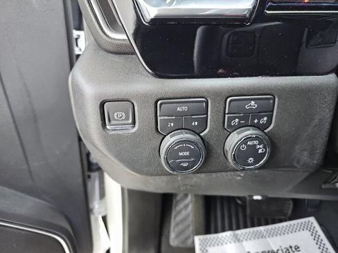 Used 2023 Chevrolet Silverado 1500 LT AWD/4WD image 9