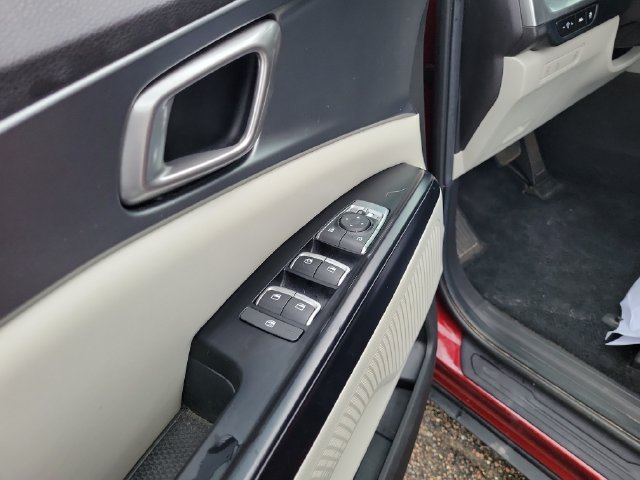 Used 2024 Kia Carnival LX FWD image 16