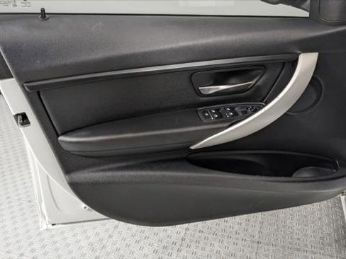 Used 2016 BMW 320i Sedan image 13