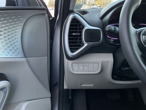 Used 2025 Kia Soul LX w/ LX Technology Package image 25