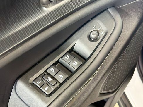 Used 2024 Jeep Grand Cherokee Altitude AWD/4WD image 19