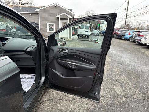 Used 2018 Ford Escape SE image 29