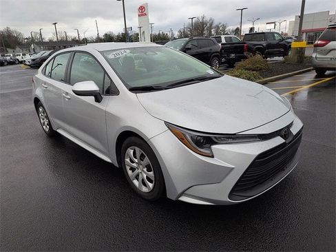 Certified 2024 Toyota Corolla LE image 1