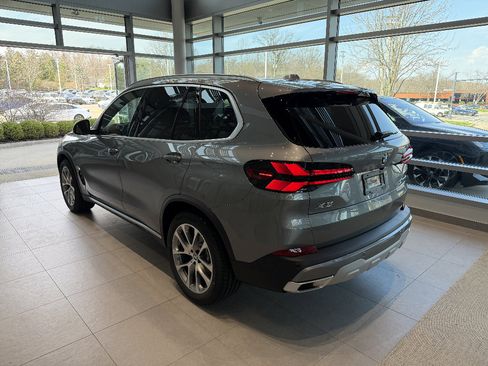 New 2026 BMW X5 xDrive40i w/ Climate Comfort Package image 4