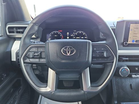 Used 2024 Toyota Tacoma TRD Off-Road image 12