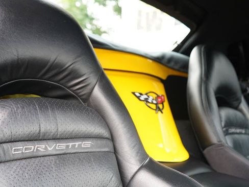 Used 2000 Chevrolet Corvette Convertible w/ Memory Pkg RWD image 63