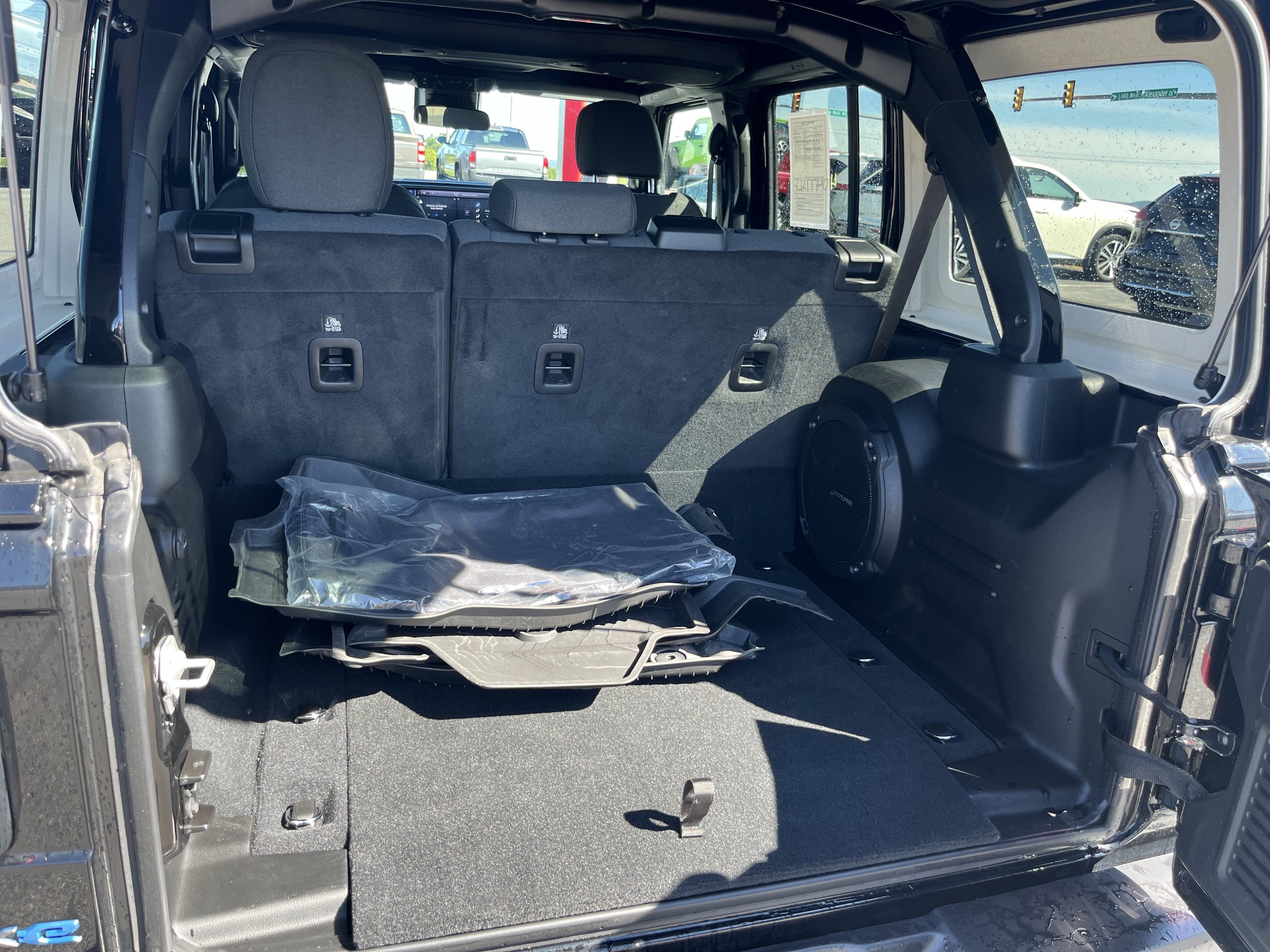 Used 2024 Jeep Wrangler Unlimited AWD/4WD image 5