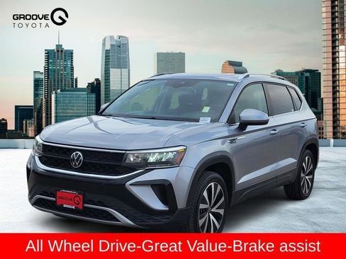 Used 2022 Volkswagen Taos SE AWD/4WD image 1