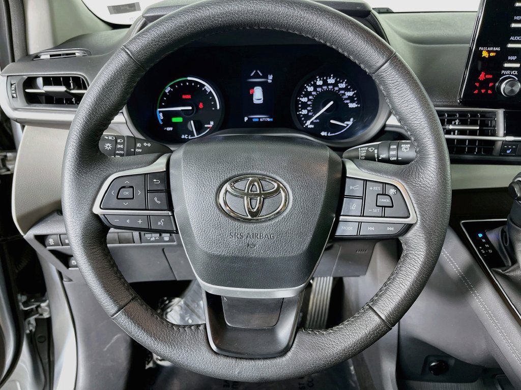 Used 2023 Toyota Sienna XLE AWD/4WD image 13