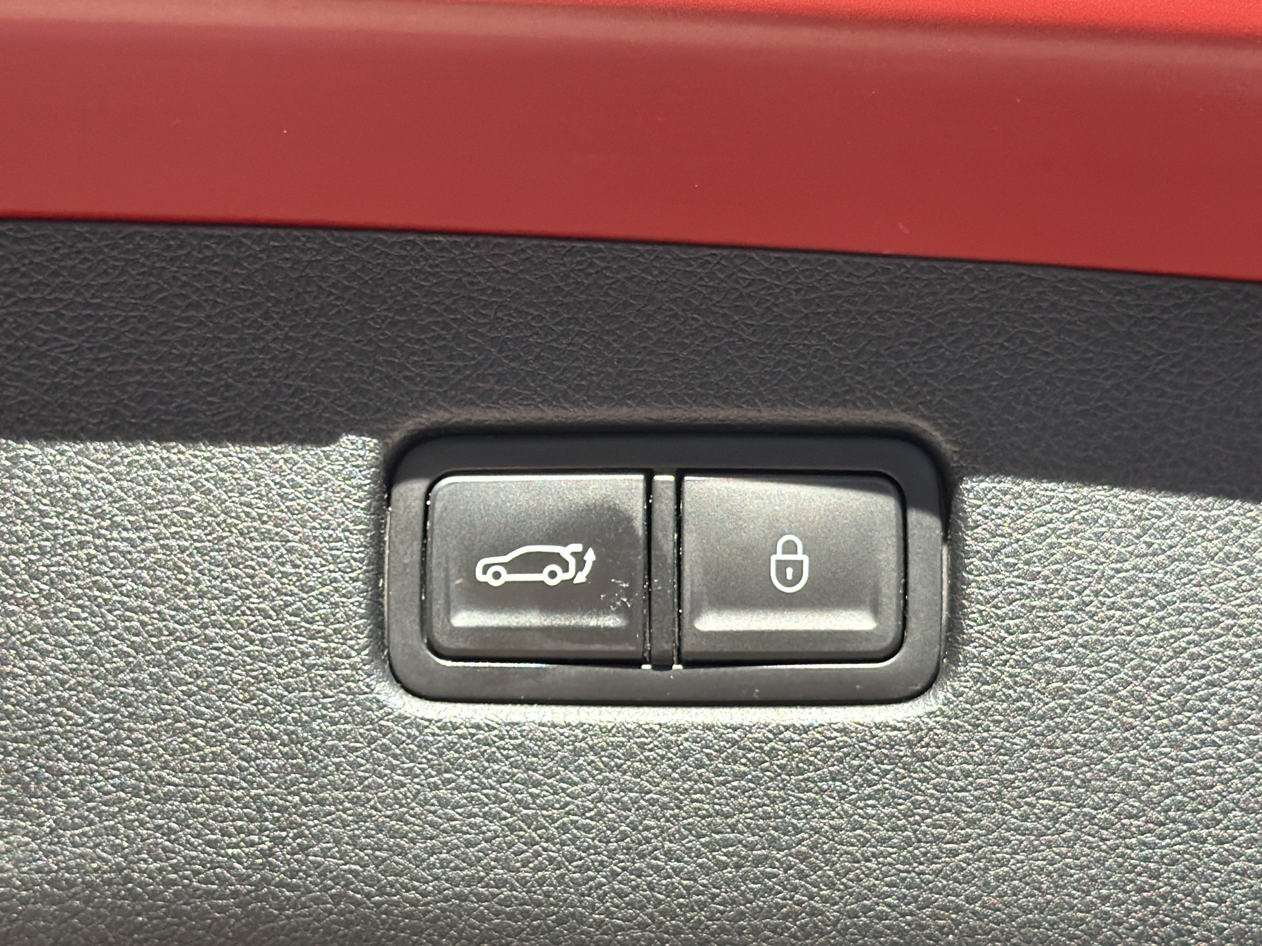 Used 2022 Genesis GV70 2.5T w/ Advanced Package AWD/4WD image 29