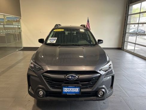 Used 2025 Subaru Outback Premium AWD/4WD image 12