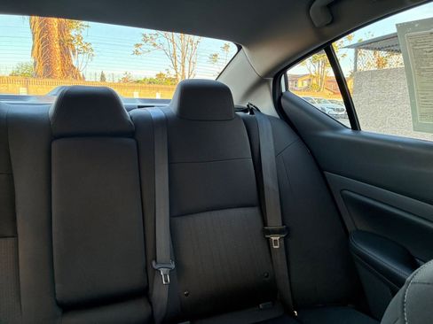 Used 2025 Nissan Altima 2.5 SV FWD image 38