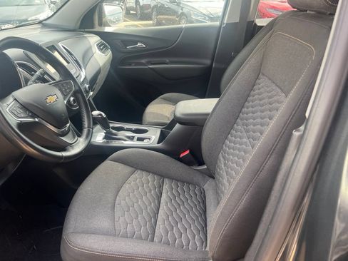 Used 2019 Chevrolet Equinox LT w/ Driver Convenience Package FWD image 10