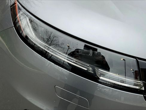 Used 2025 Land Rover Range Rover Sport Dynamic SE image 13